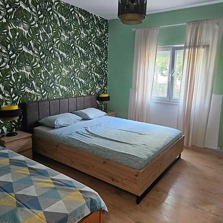Apartmani Ljuba Rogoznica  Ngoại thất bức ảnh