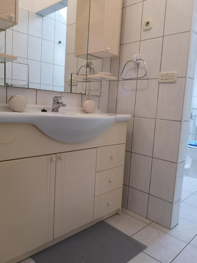 Apartmani Ljuba Rogoznica  Ngoại thất bức ảnh
