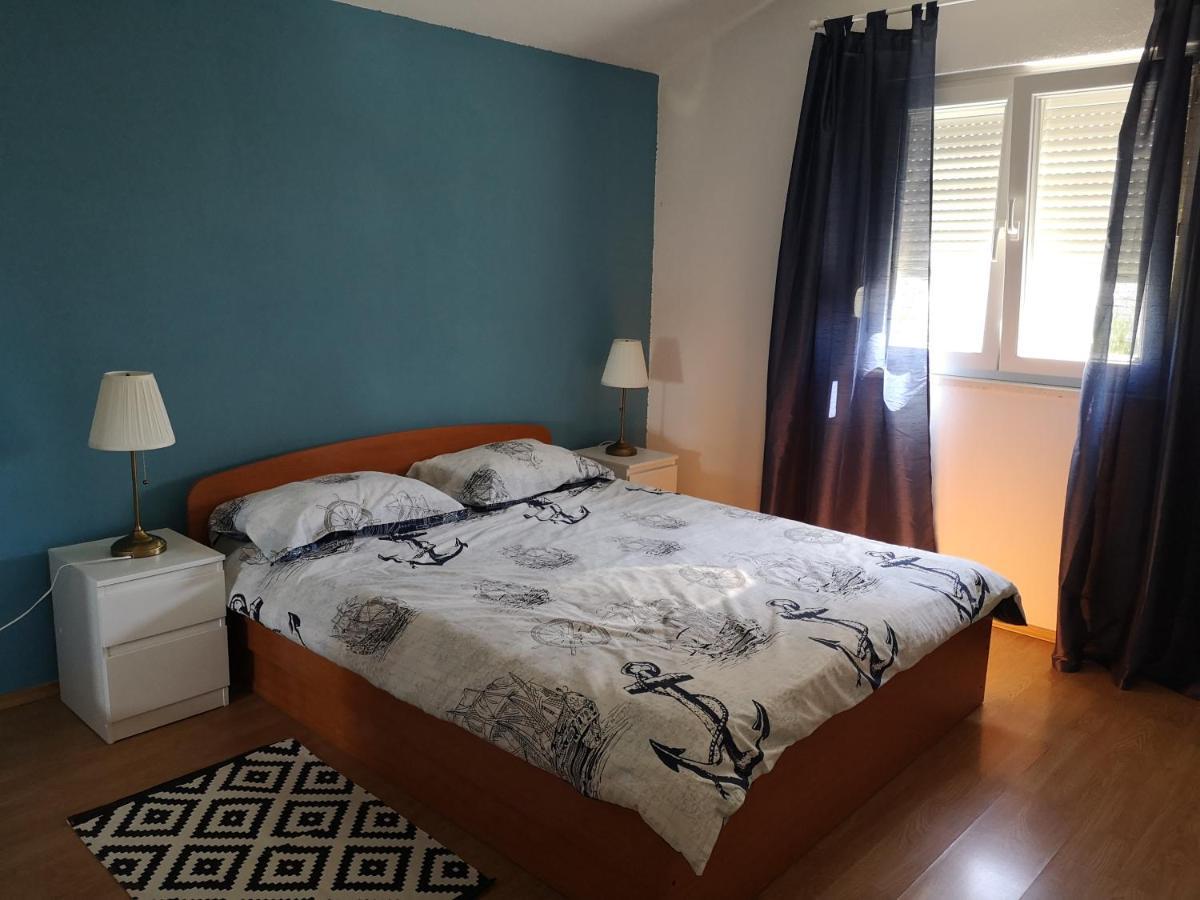 Apartmani Ljuba Rogoznica  Ngoại thất bức ảnh